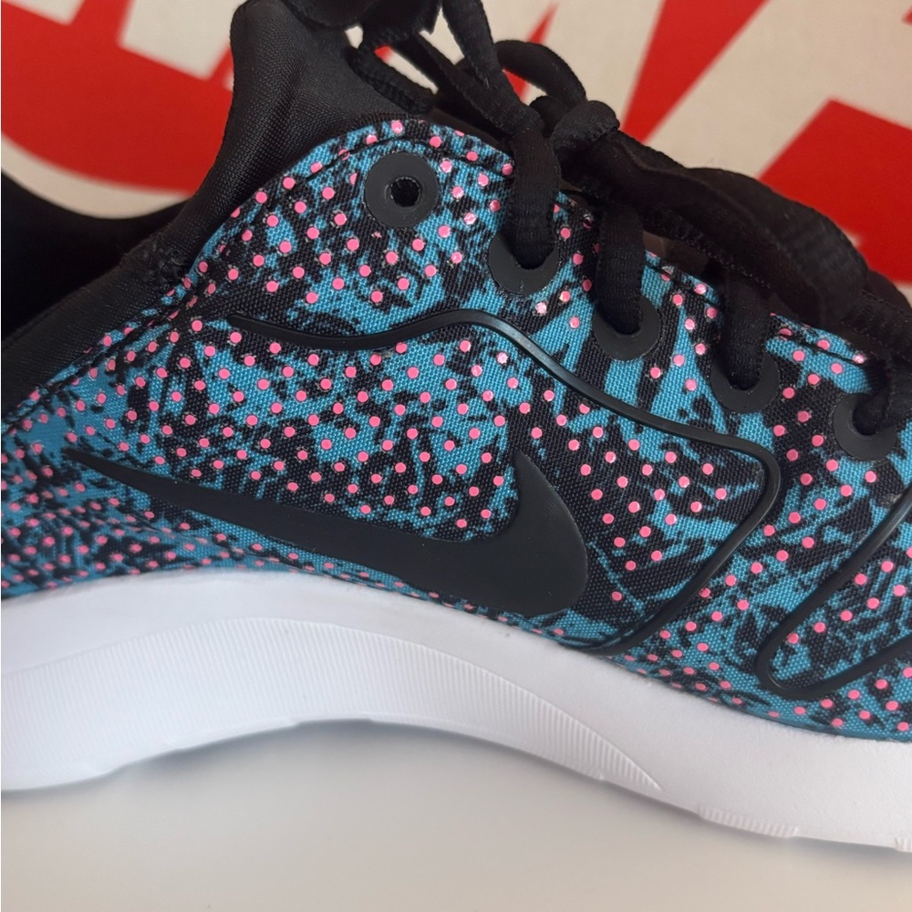 NEW Nike Women’s Kaishi 2.0 Print Sneakers - Size 8 (L) and Size 9 (R) - Picture 5 of 14